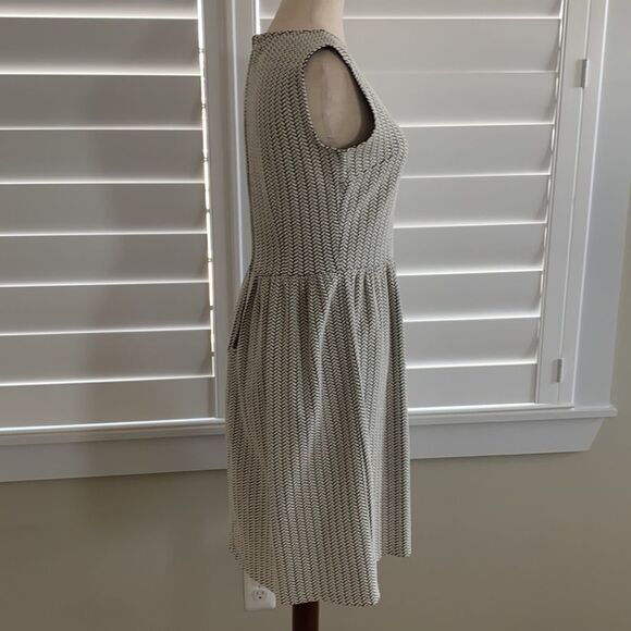 Sz 2 Tall Ann Taylor LOFT chevron cream & charcoal sheath dress - Picture 4 of 12